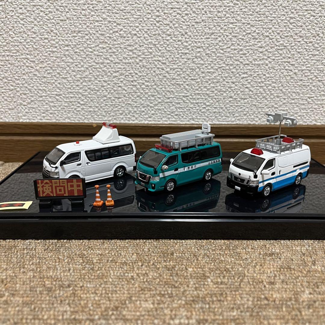 高品質の人気 警察車両 1/64 CAR Era 3台 メルカリ - ミニカー