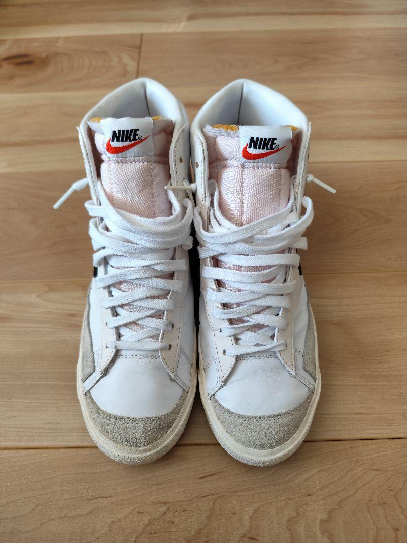 Nike BLAZER ホワイト/ブラック