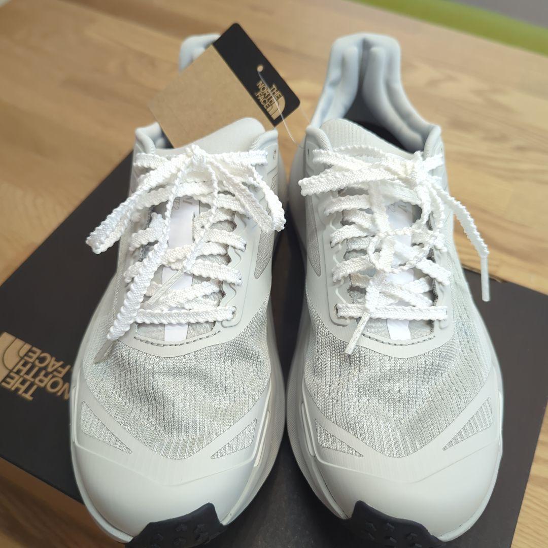 THE NORTH FACE NF0A7W7S ランニングシューズ 7.5 US