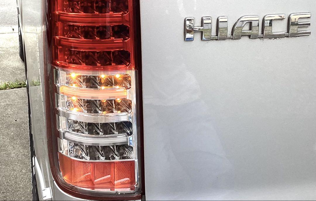ハイエースVALENTI ヴァレンティ LEDテール バレンティ ハーフレッド