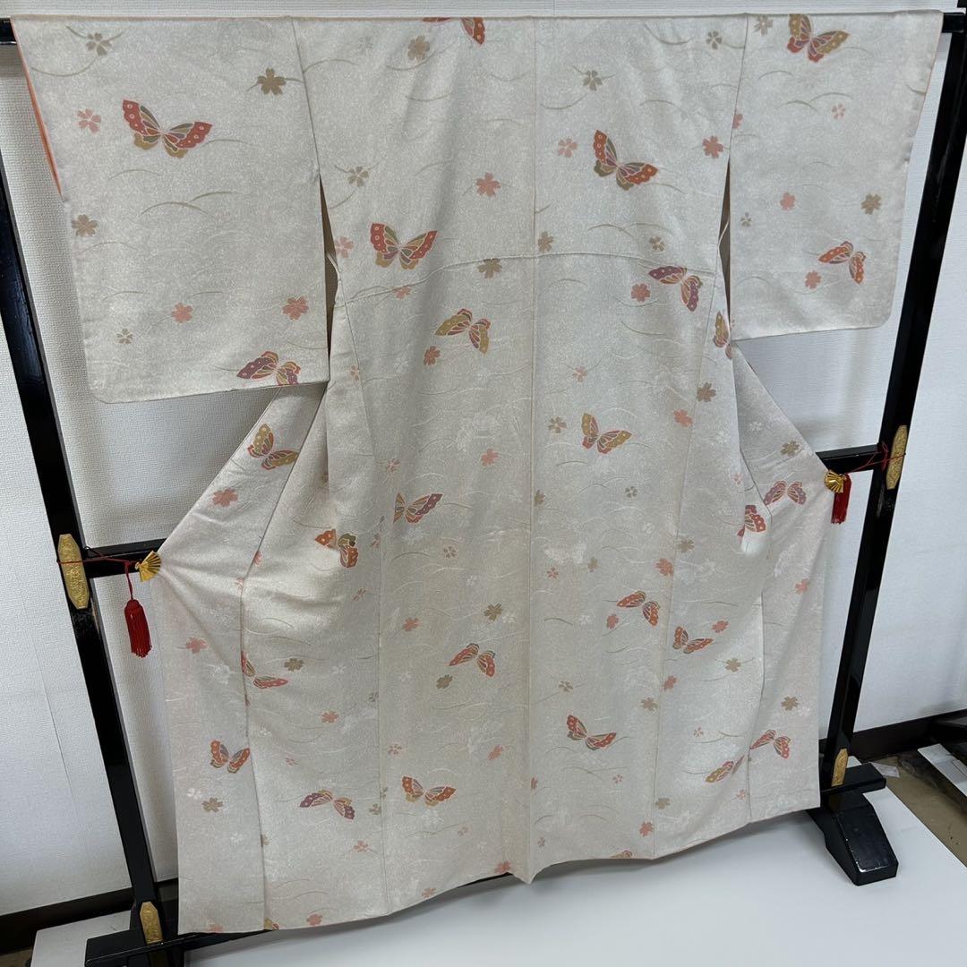 流行り の ブランド  小紋 地紋お越し メルカリ - AK-6962 正絹 可愛い蝶に花ビラ 着物・浴衣
