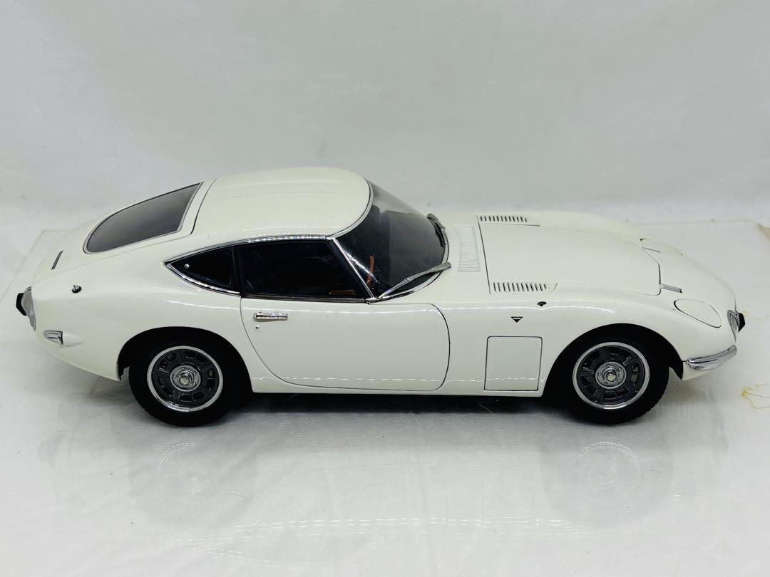 た*し様 1/18 AUTOart オートアートTOYOTA 2000GT大型モ