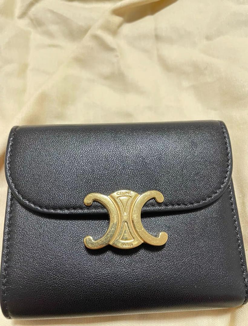 CELINE 黒いレザー三つ折り財布