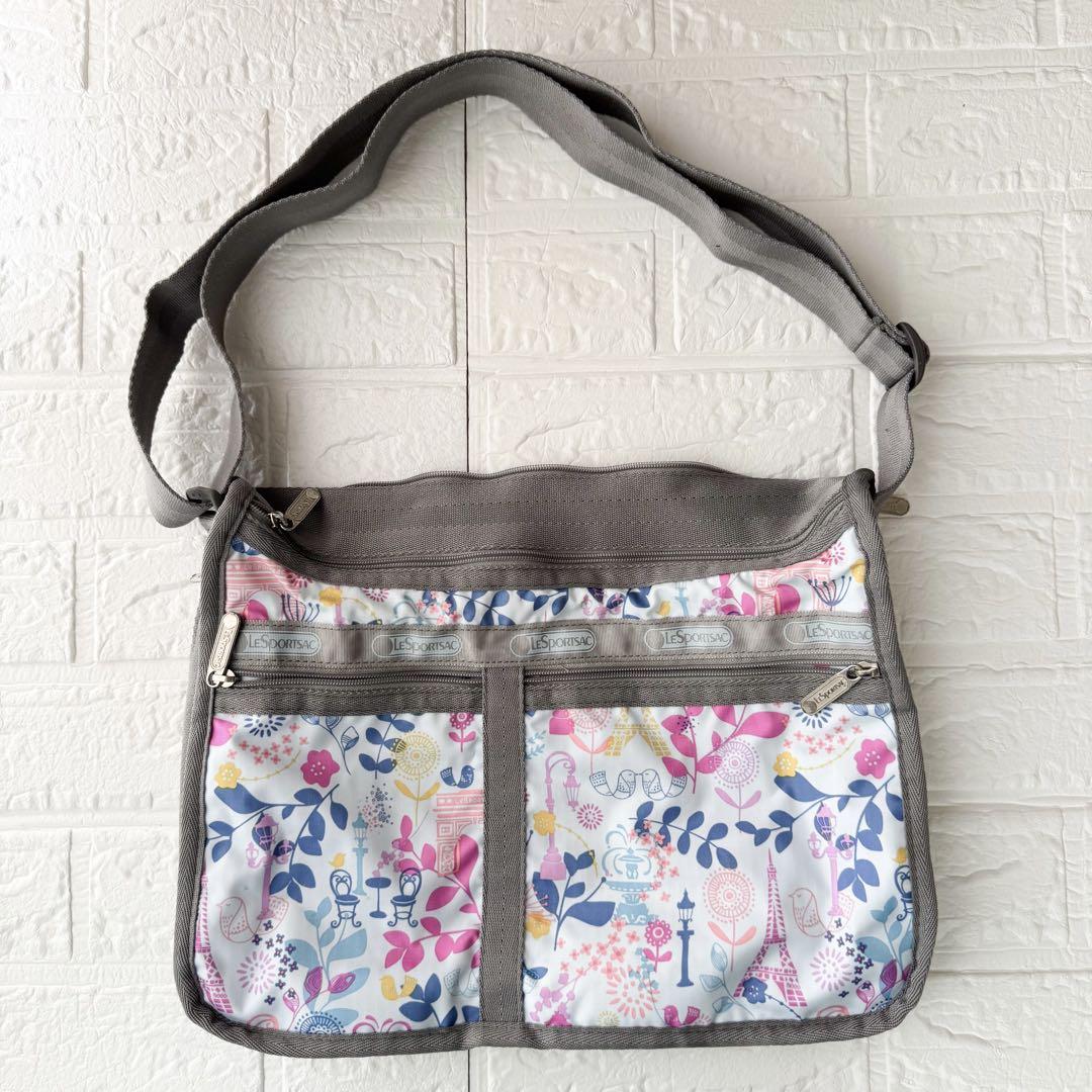 LeSportsac レスポートサック【美品】ショルダーバッグパリ柄