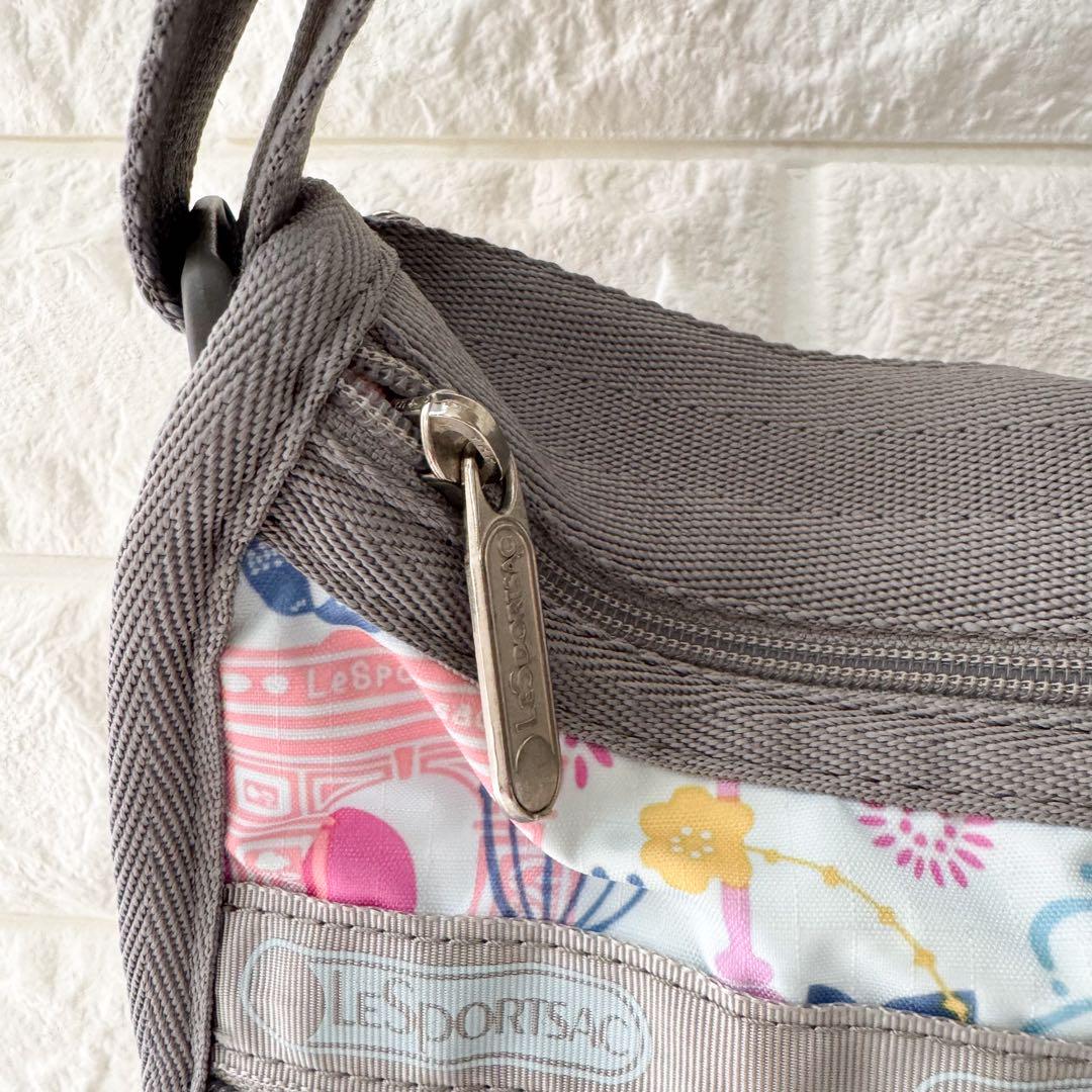 LeSportsac レスポートサック【美品】ショルダーバッグパリ柄