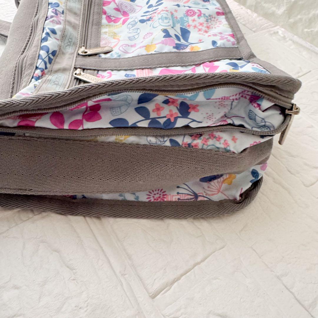 LeSportsac レスポートサック【美品】ショルダーバッグパリ柄