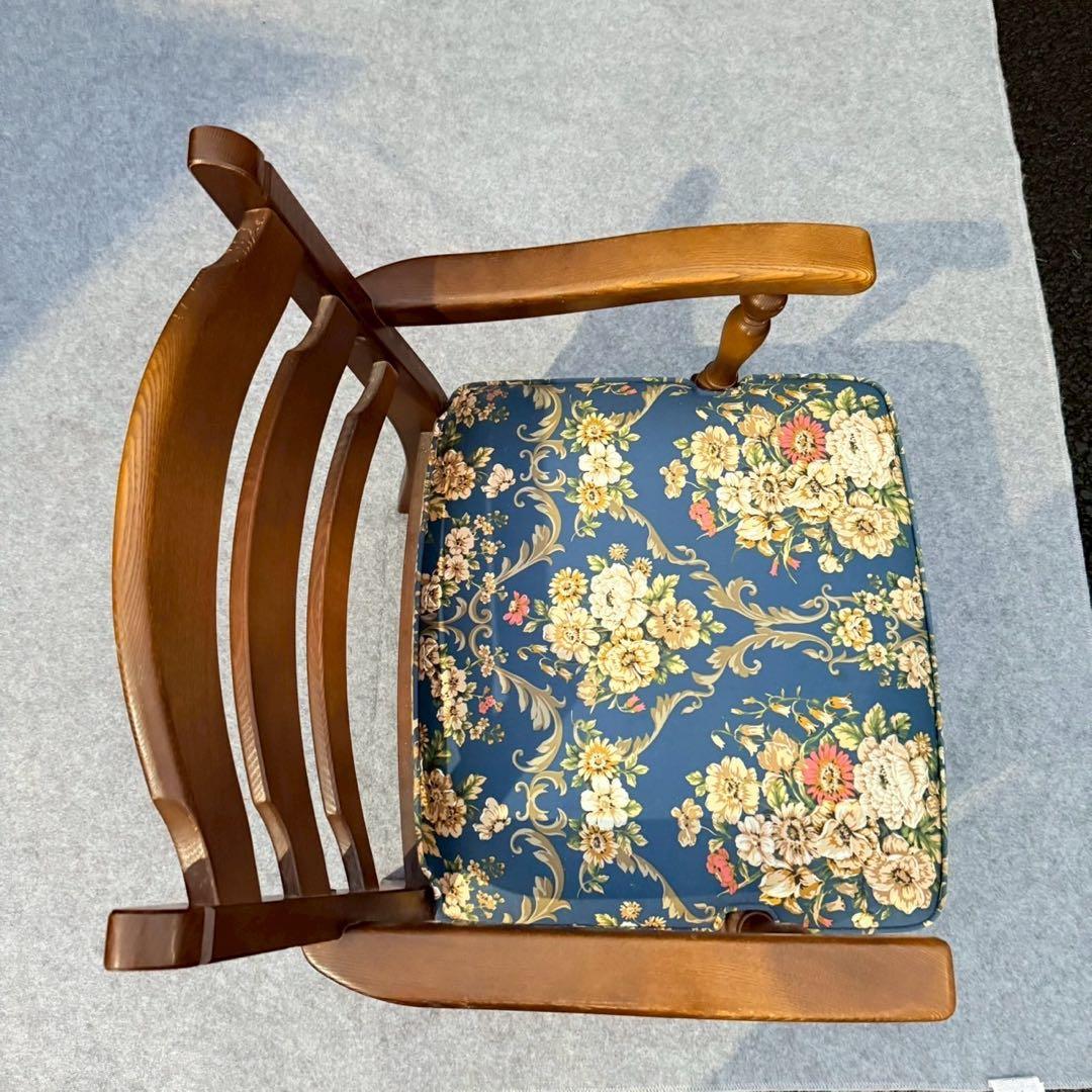 木製アームチェア