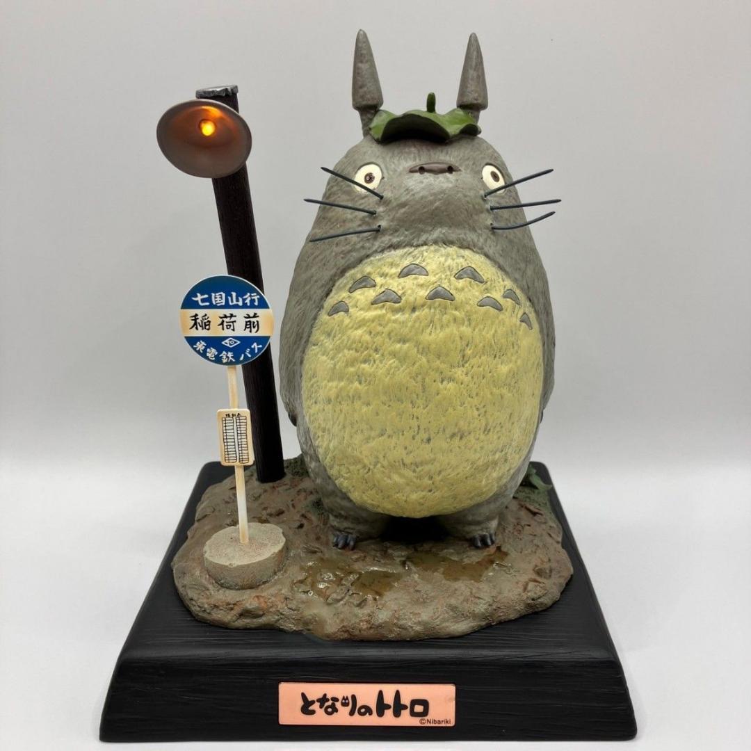 激レアトトロライトアップジオラマ箱付き動作済良品フィギュア 良品　バス停