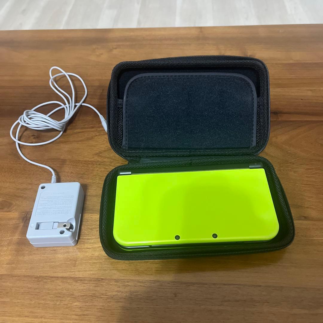 NEW Nintendo 3DS ライム ブラックやや傷や汚れあり