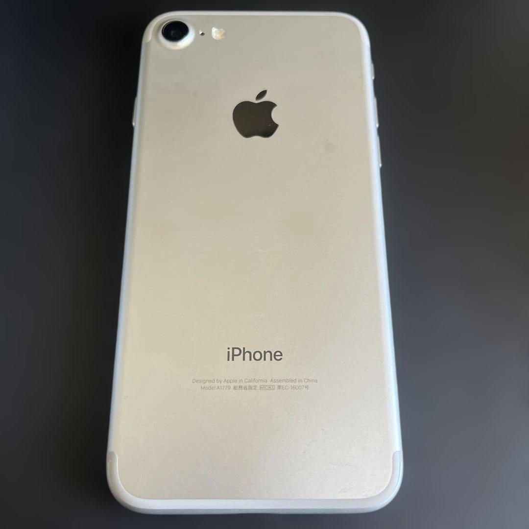 Apple iPhone 7 シルバー 本体　SIMフリー Apple iPhone 7 シルバー 本体 SIMフリー 32GB - メルカリ