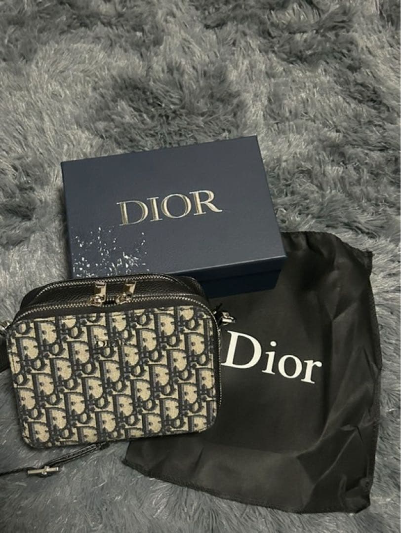 Dior ブラック ショルダーバッグ Dior ブラック ショルダーバッグ