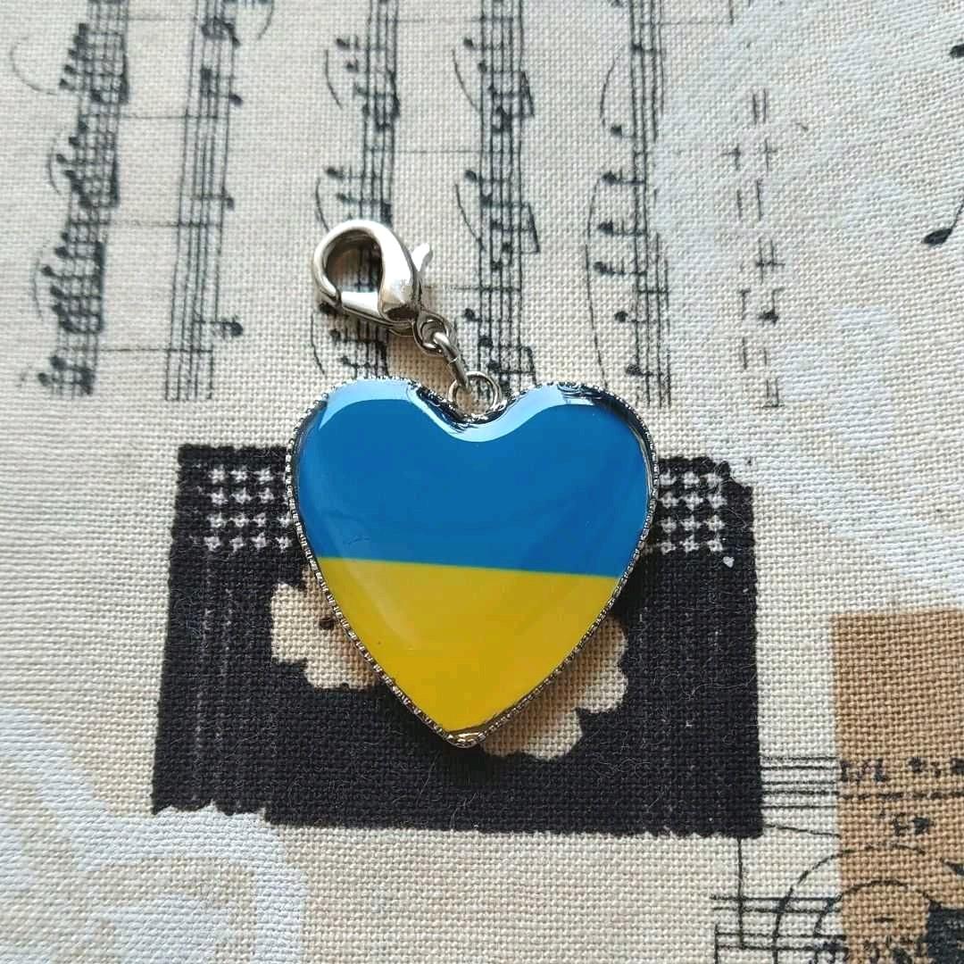値下げ ウクライナ国旗 ハート型国旗チャーム ヘタリア Pojoaju Org Py 値下げ ウクライナ国旗 ハート型国旗チャーム ヘタリア Pojoaju Org Py