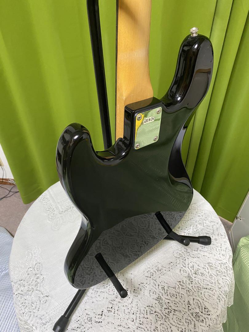 パリ頑張れ日本特価！by Fender Busker’s BJB ベース