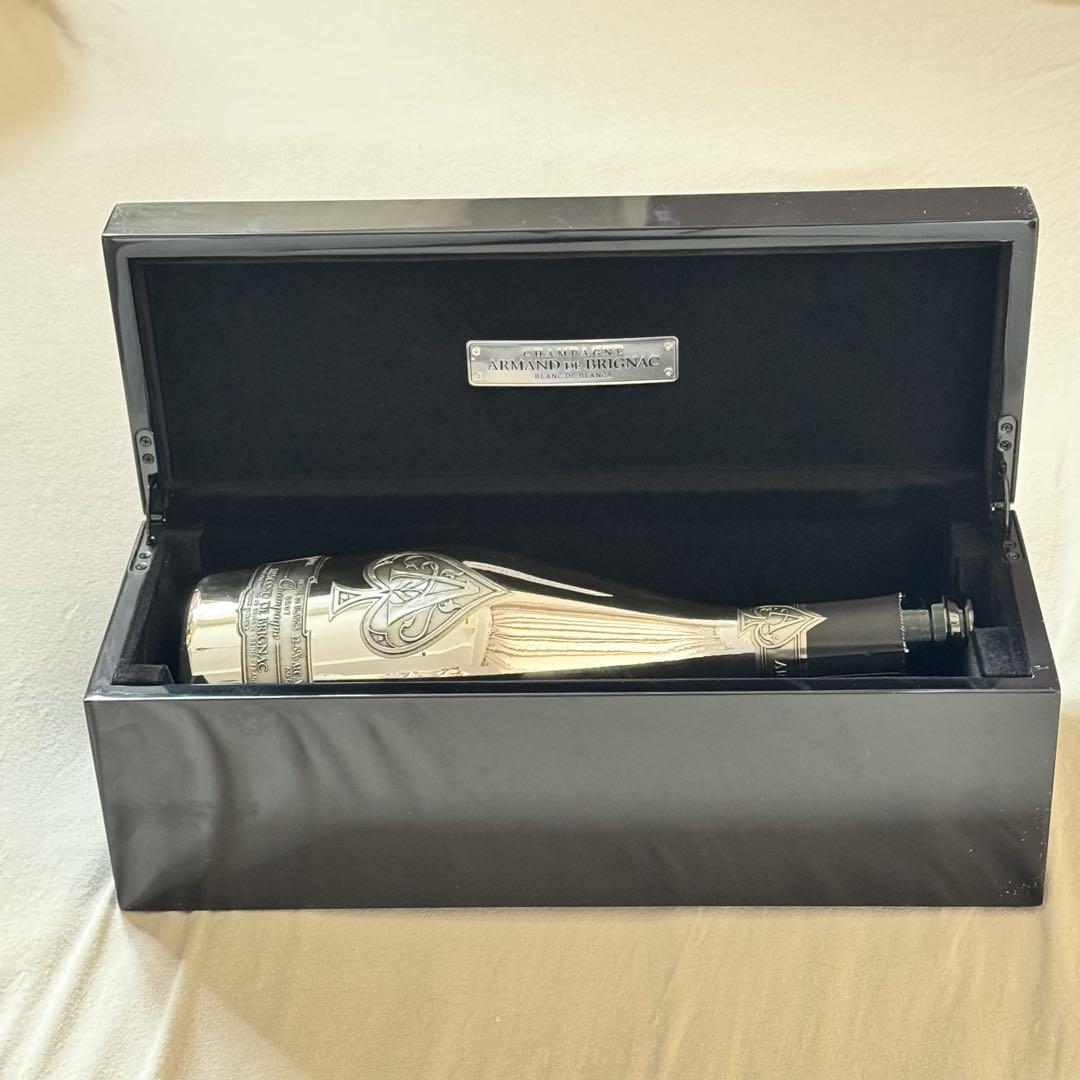 Armand de Brignac シャンパン メタリックシルバー　貴重