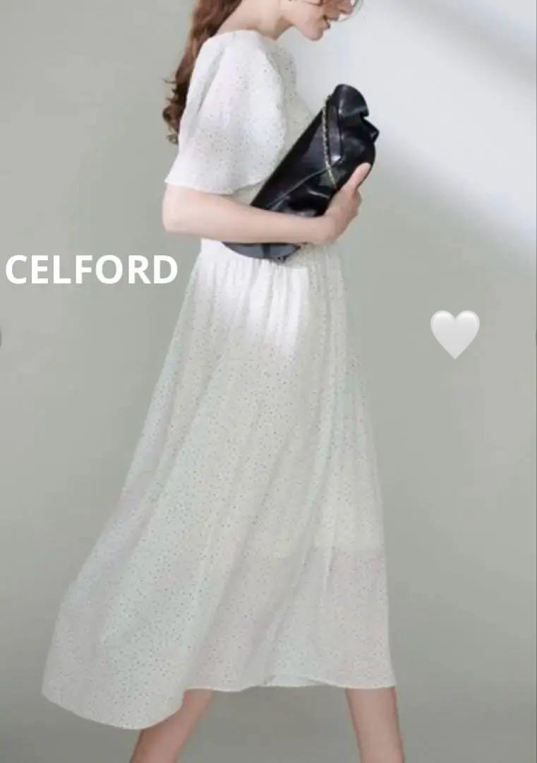 美品♡【CELFORD】トップシャーリングドットワンピース白