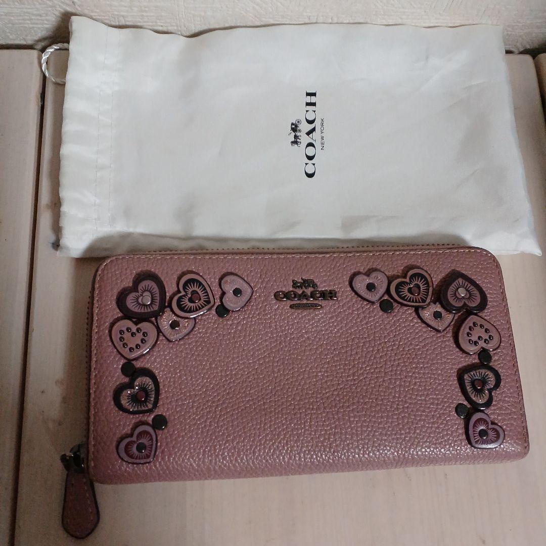 COACH ハート柄 長財布 ゴールド/ピンク COACH】ハート柄 長財布 (Coach/長財布) CP411【BUYMA】