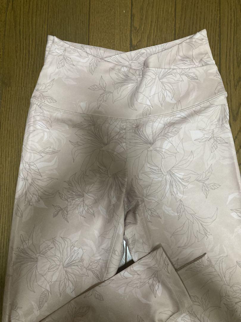 【SUKALA】★ヨガウェア★セットアップ★花柄★ピラティス 20-60代 人気ファッションブランド 人気沸騰】 SUKALA 白 花柄