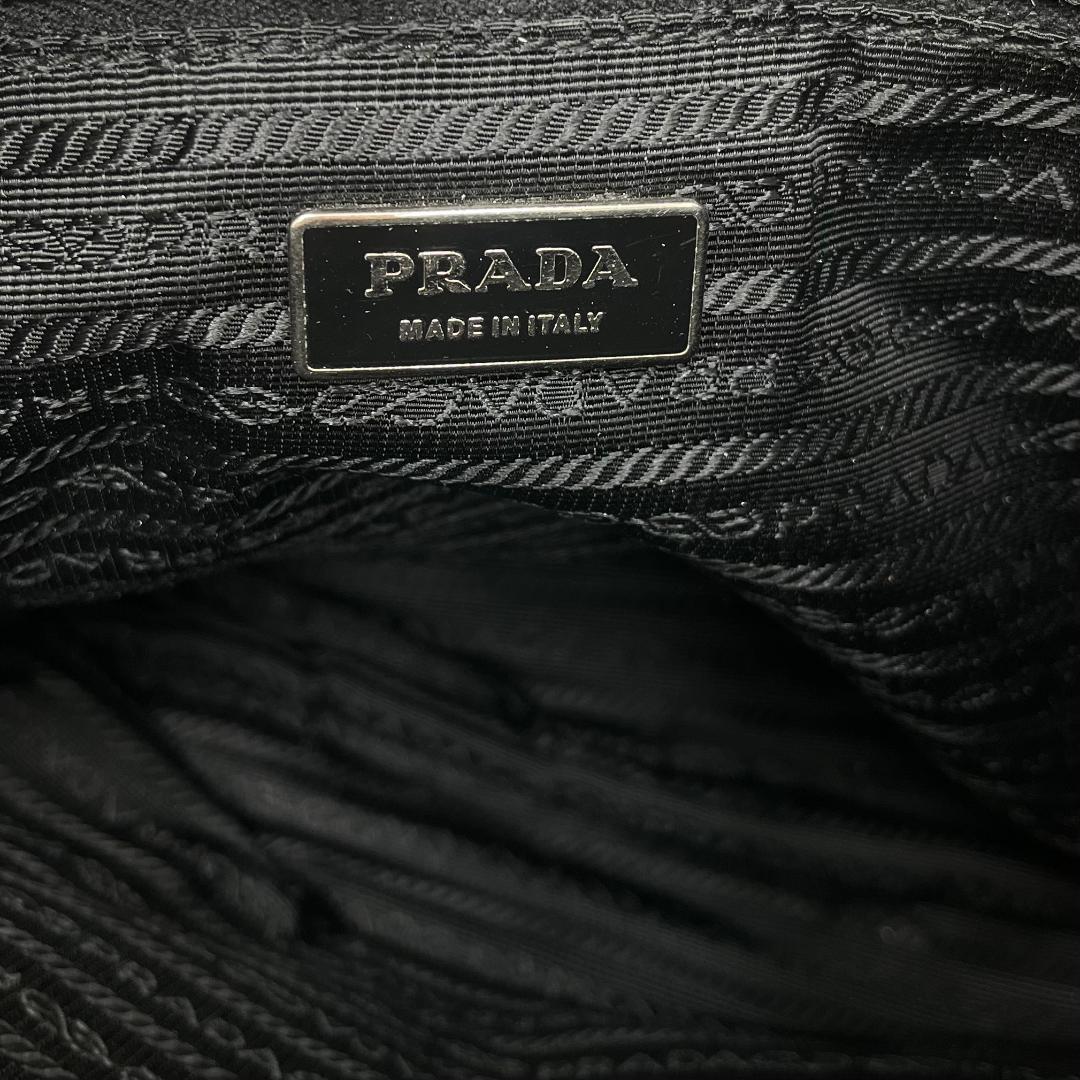 極美品✨PRADA プラダ　ナイロン ショルダーバッグ　三角プレート
