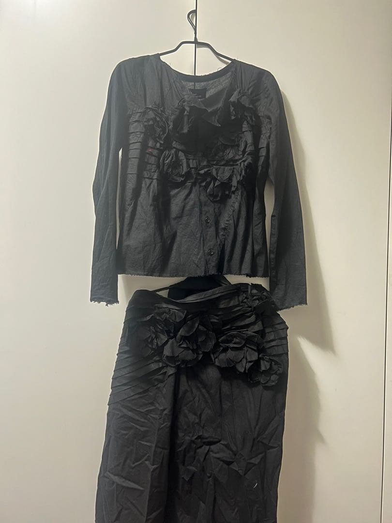 トリココムデギャルソン　薔薇　黒いセットアップ