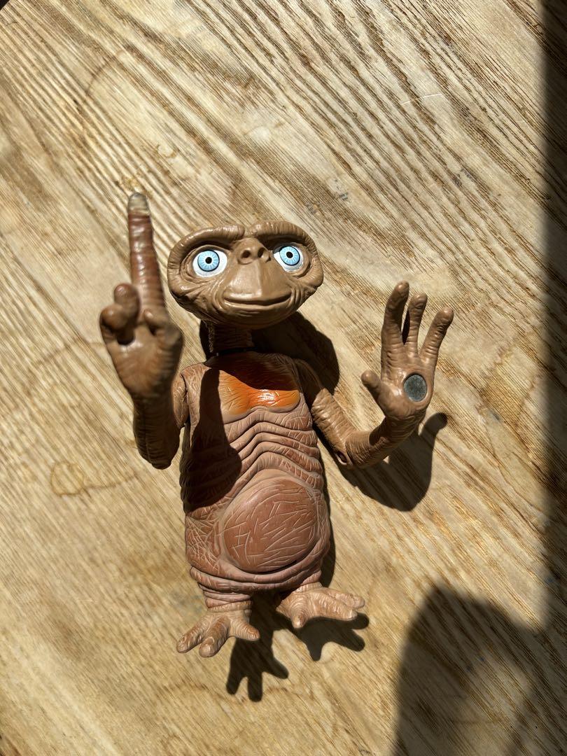 SUNNYさまのE.T. フィギュア 可動式　光る　磁石付き