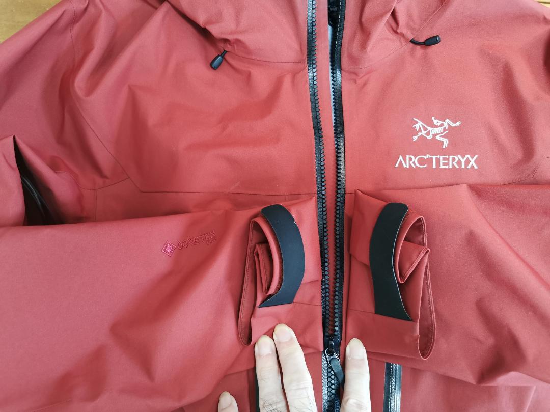 ARC'TERYX アルファ SV ジャケット赤（XSサイズ）