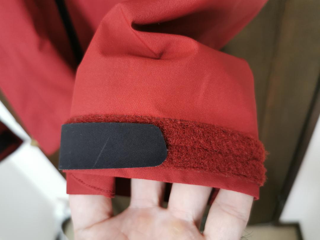 ARC'TERYX アルファ SV ジャケット赤（XSサイズ）