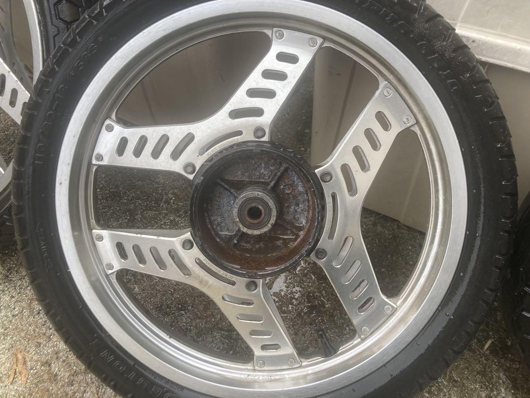 とまとvt250fc？用純正ホイールセット