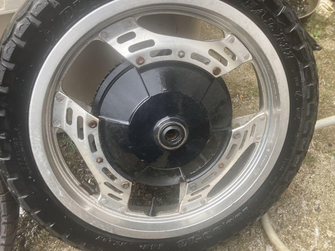 とまとvt250fc？用純正ホイールセット