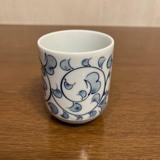 青い花模様 陶器製お猪口源右衛門