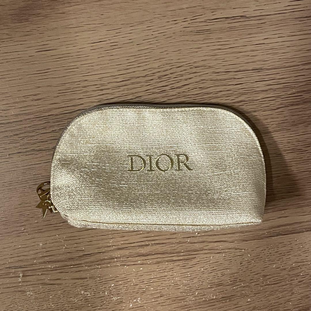 コリアグランドセール 2025 ノベルティゴールド Dior ポーチ メルカリ - 星型チャーム付き メイク道具・化粧小物