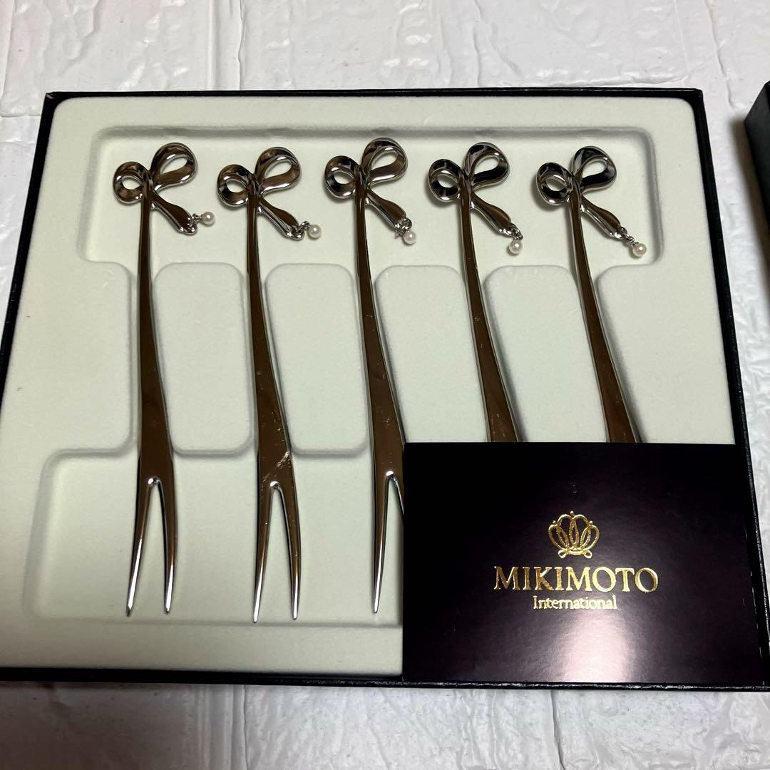 【未使用】MIKIMOTO  真珠小粒付きリボン型フォークシルバー