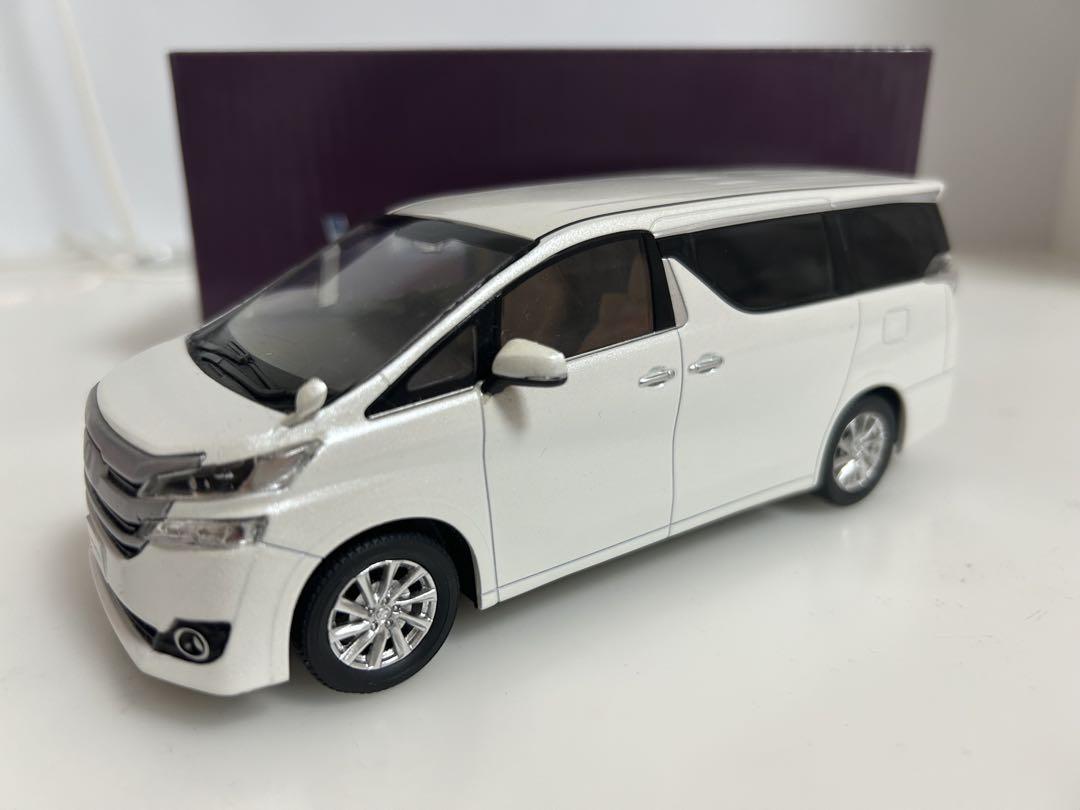 トヨタ　ヴェルファイア　カラーサンプル　ミニカー　ホワイト