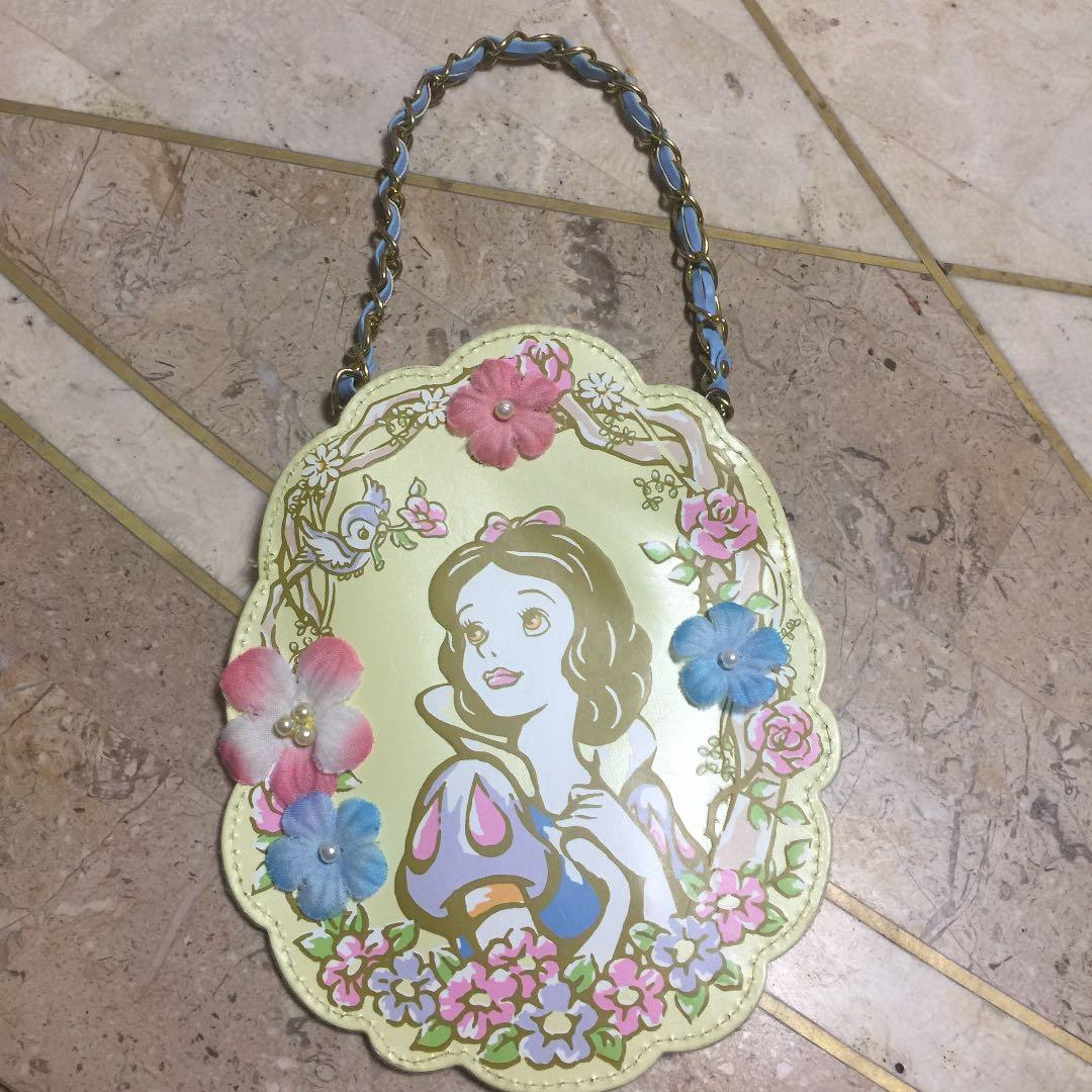 メルカリ 白雪姫 パスケース ディズニー プリンセス キャラクターグッズ 800 中古や未使用のフリマ