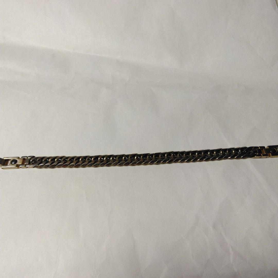 ゴールドチェーンブレスレット