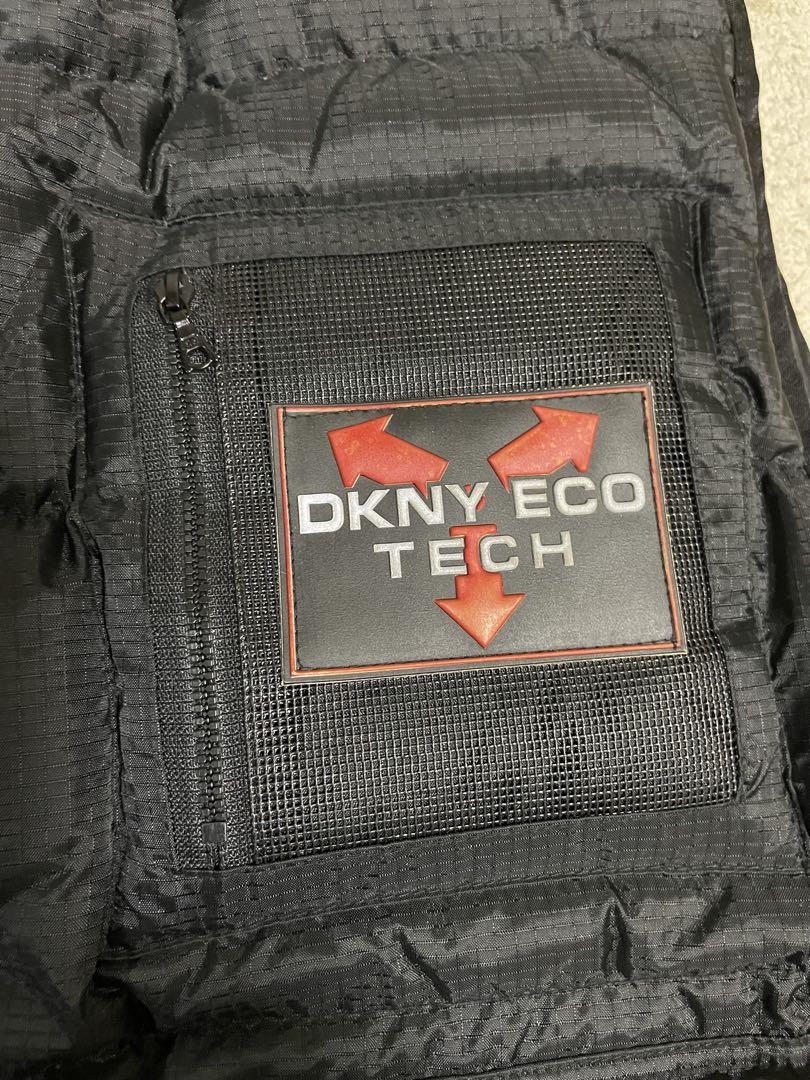 90，DKNY ECO TECH ブラックダウンベスト 90，DKNY ECO TECH ブラックダウンベスト - メルカリ