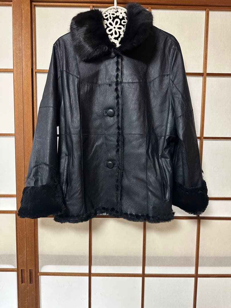 ファー付きブラックレザーコート ファー付きブラックレザーコート