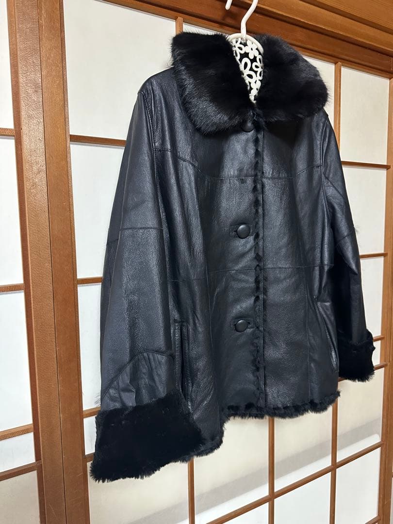 ファー付きブラックレザーコート ファー付きブラックレザーコート
