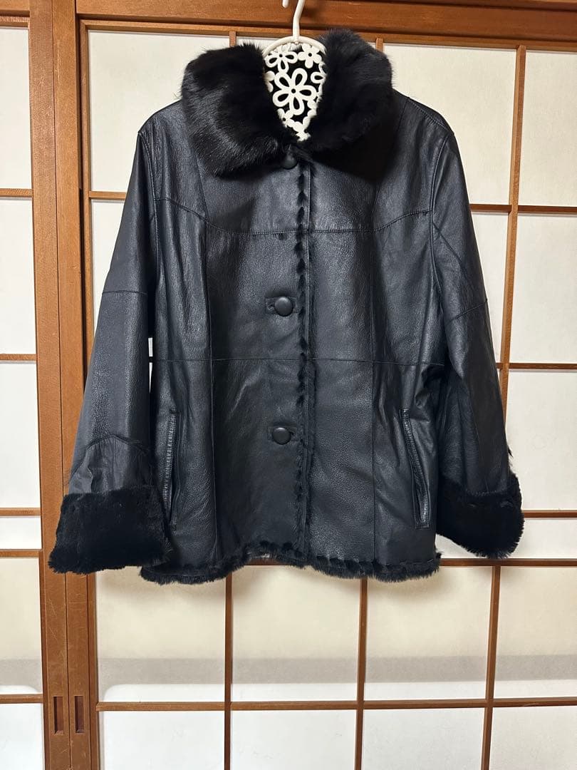 ファー付きブラックレザーコート ファー付きブラックレザーコート