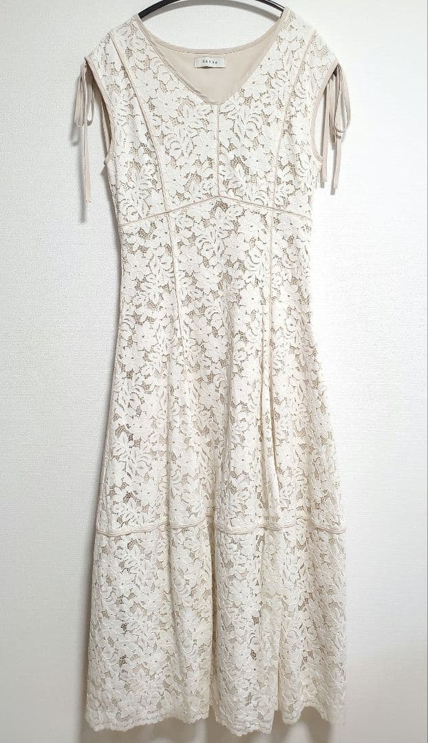 総レース裾スカラップマキシワンピース×コンパクトシルエットテーラードジャケット