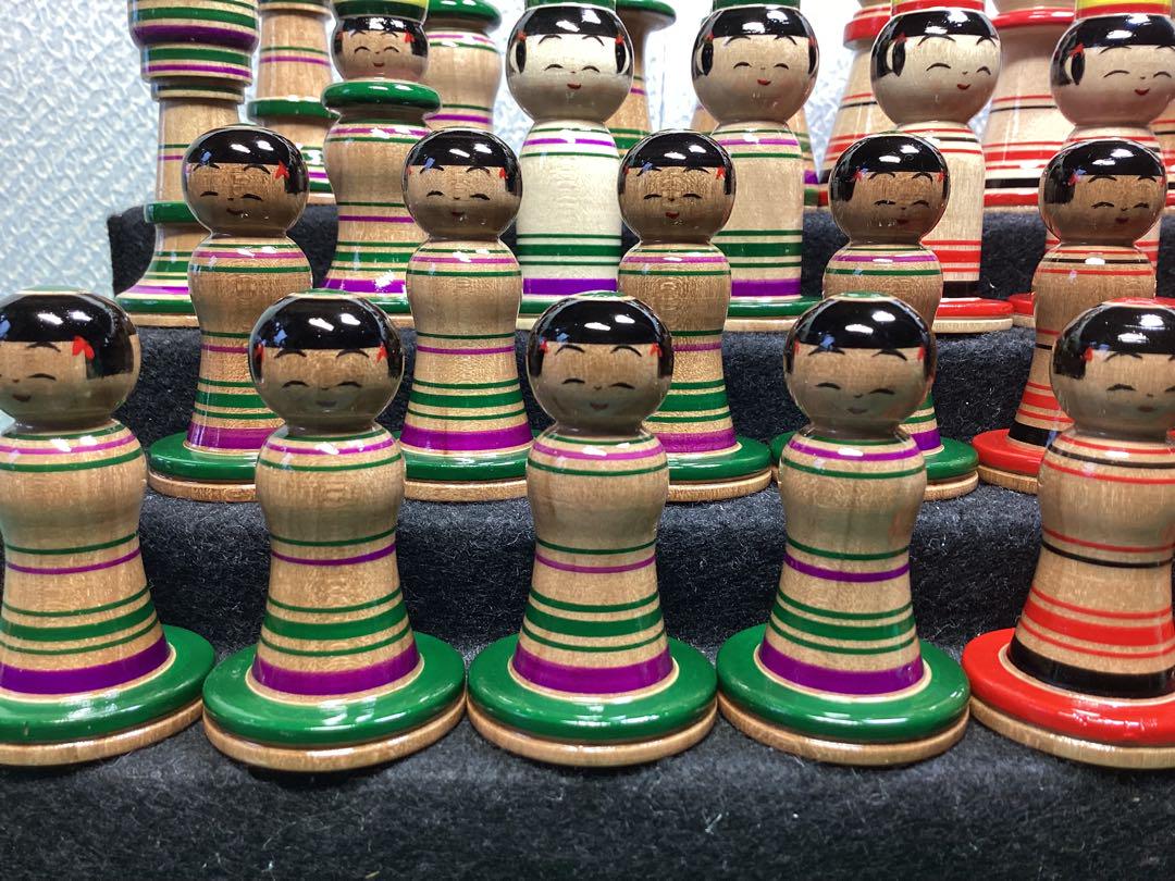 駒はこけしでルールはチェスのコラボ商品