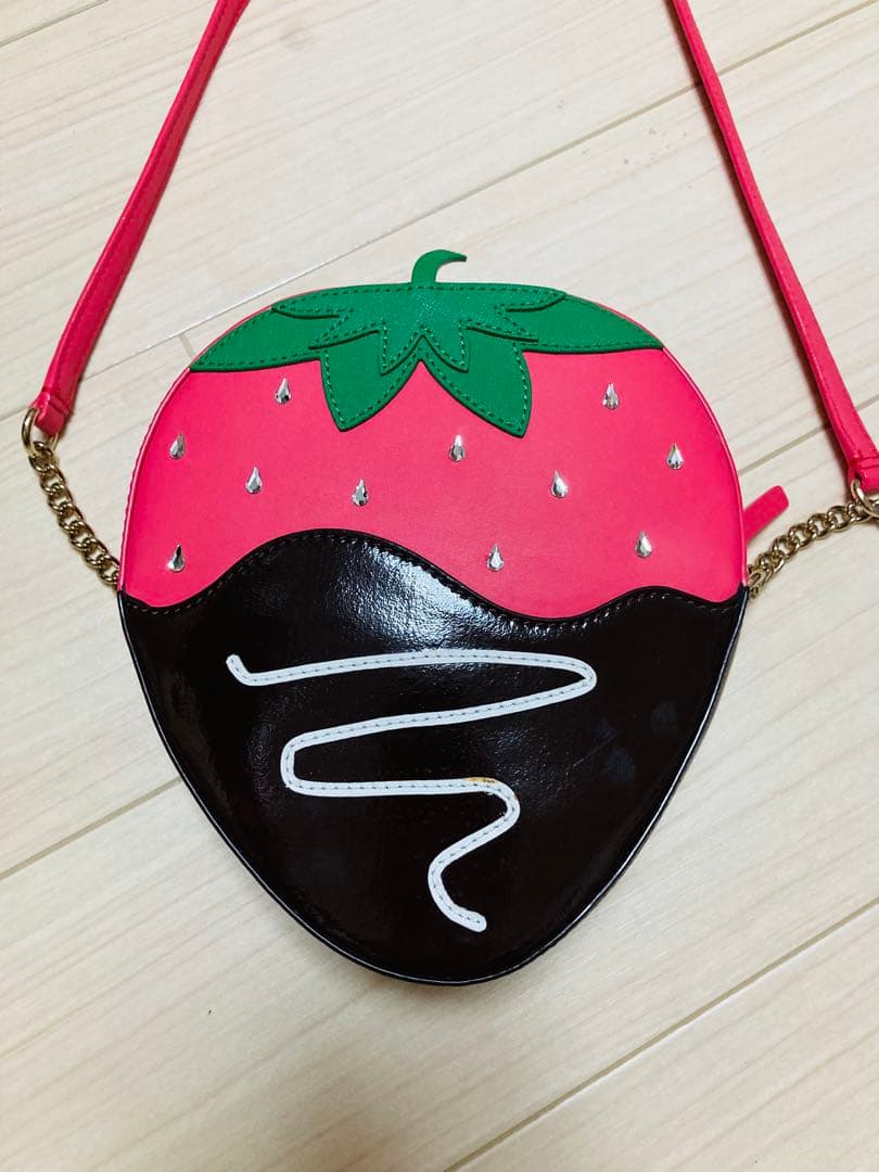 Kate Spade ケイトスペード　イチゴ　いちご　ピンク　ショルダー