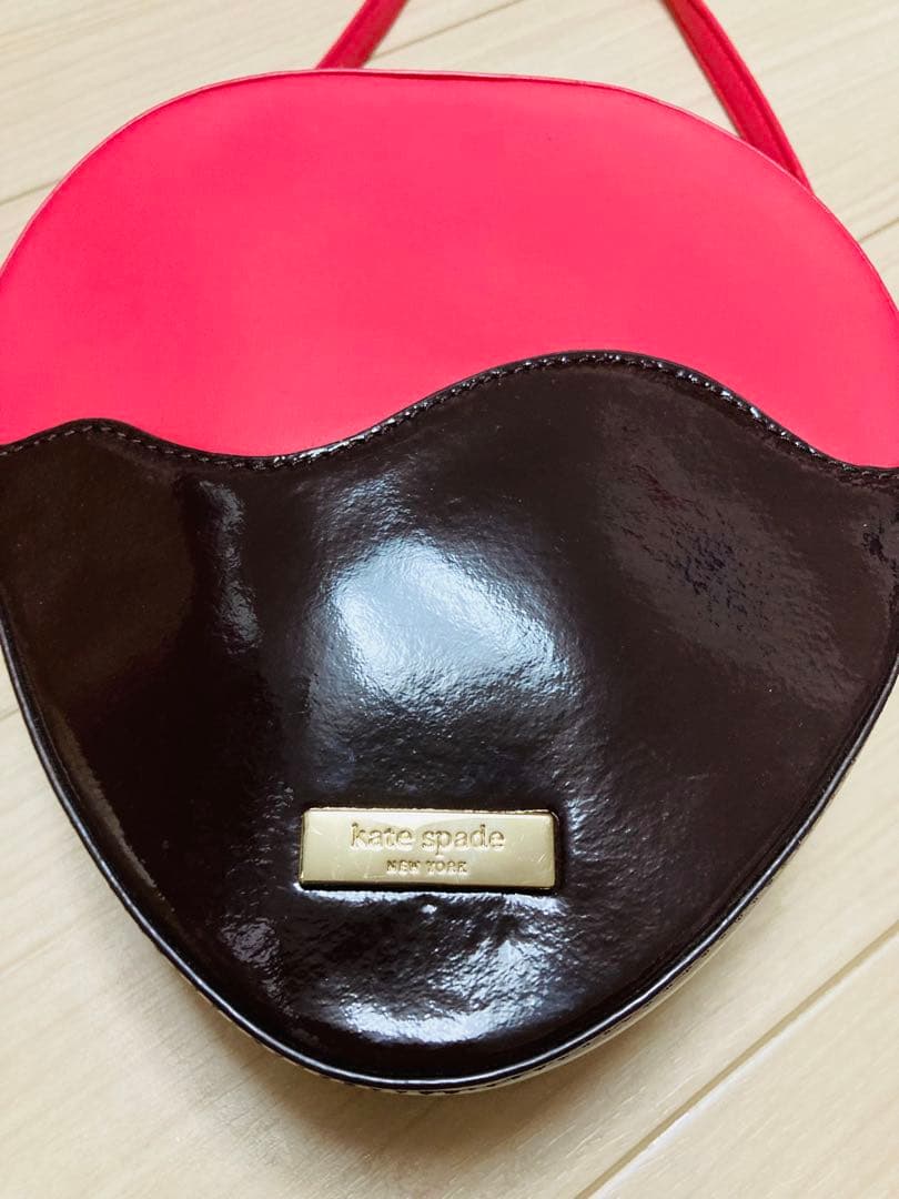 Kate Spade ケイトスペード　イチゴ　いちご　ピンク　ショルダー