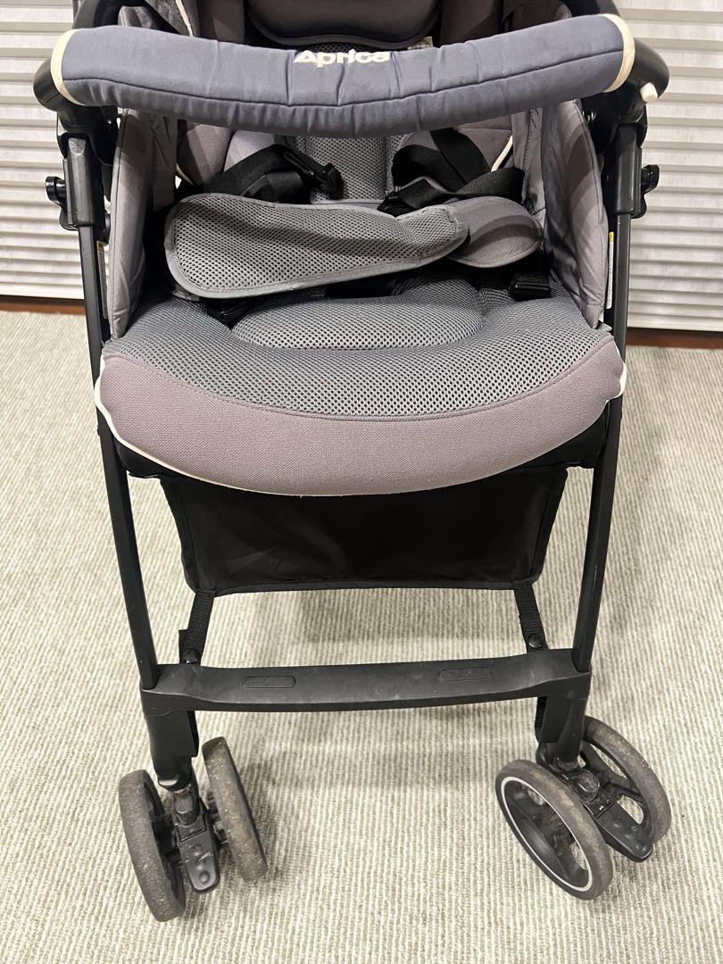 【美品 】アップリカ ベビーカー ラクーナクッションAB レザー調ハンドル アップリカ ラクーナクッションAB レザーハンドル ベビーカー