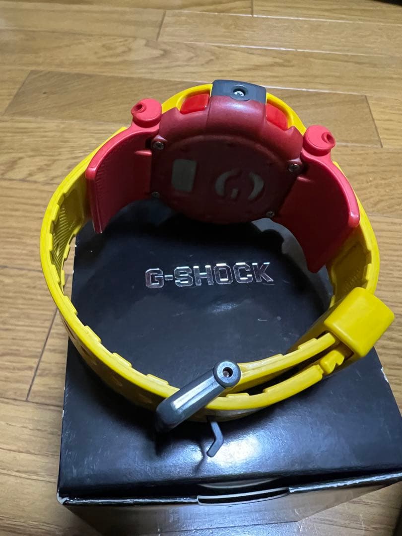 デジタル腕時計