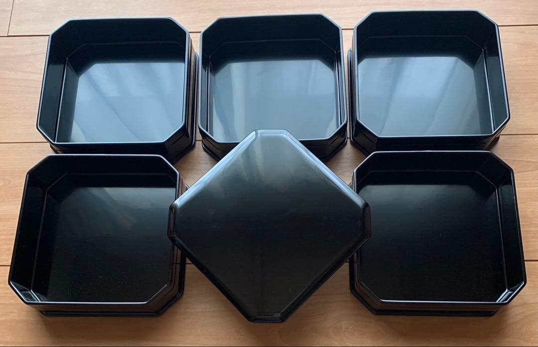 【美品】特上縁高重 真塗 5段セット 茶道具 【美品】特上縁高重 真塗 5段セット 茶道具