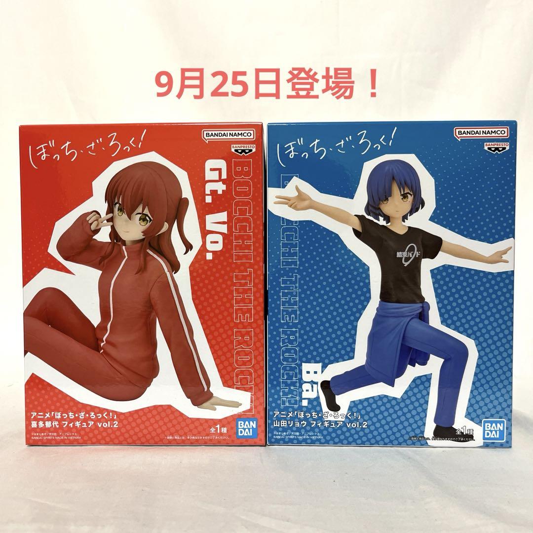 オリジナル衣装の後藤ひとり、伊地知虹夏、山田リョウ、喜多郁代