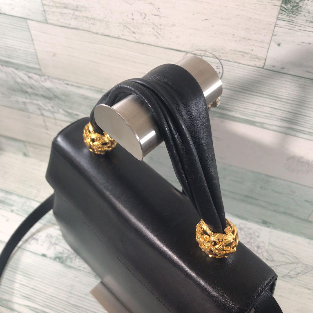 美品　 フェラガモ ヒールモチーフ レザー 2way ハンド バッグ G金具