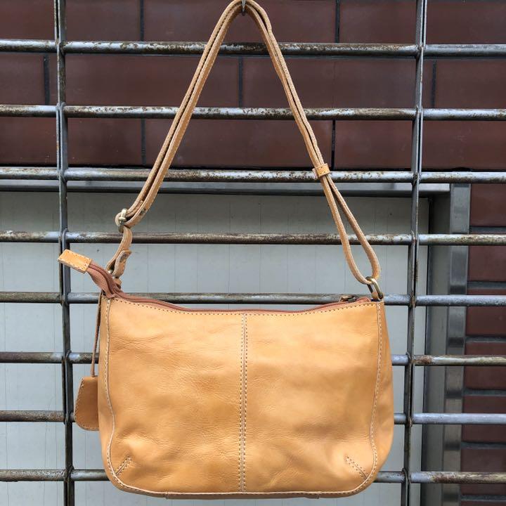 PEAKSPEAK「新品」【牛革】(本革)『ナチュラルレザー』ショルダーバッグ