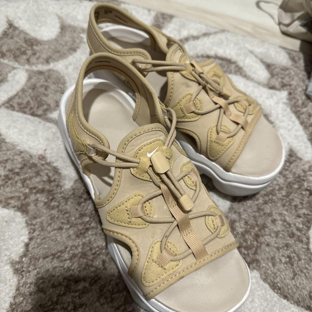 Nike ベージュ スポーツサンダル エアマックス