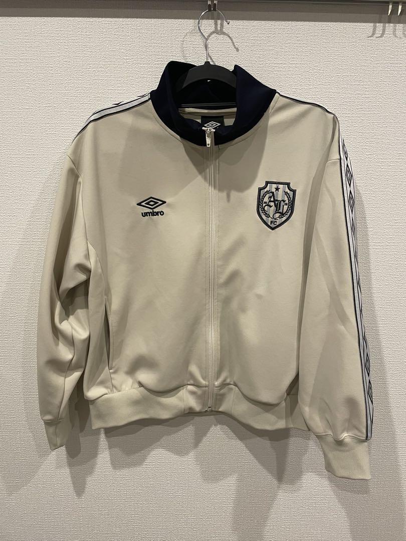 Umbro クリーム色 ジップアップジャケット 10,000円